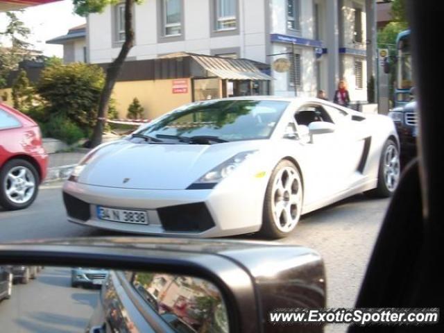 Lamborghini Gallardo spotted in Istanbul, Turkey