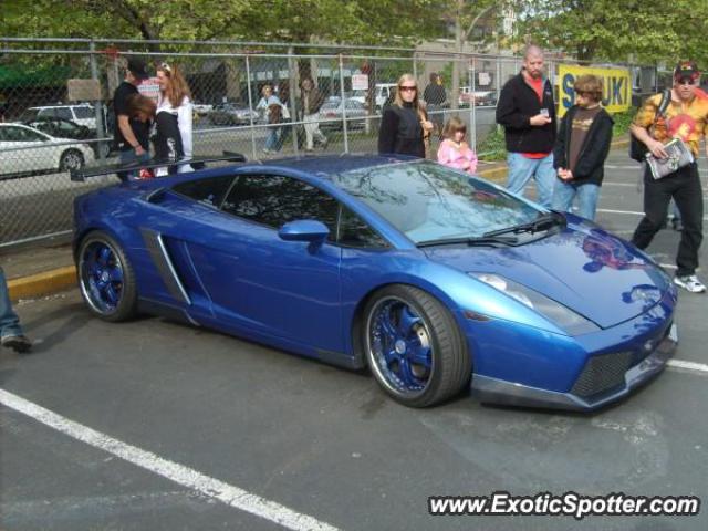 Lamborghini Gallardo spotted in Seattle, Washington