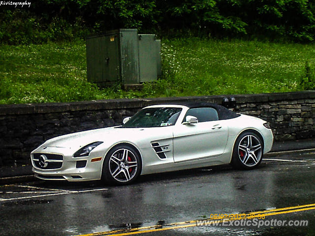 Mercedes SLS AMG spotted in Greenwich, Connecticut