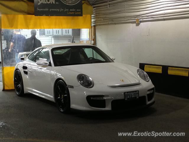 Porsche 911 GT2 spotted in Toronto, Canada