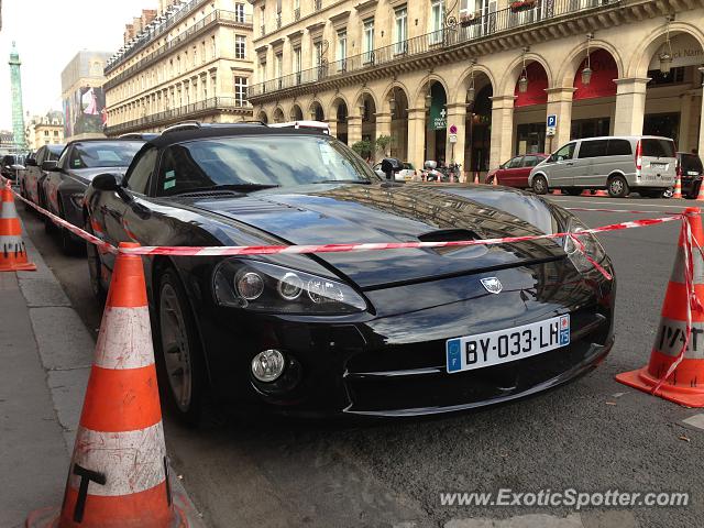 Dodge Viper spotted in Paris, France