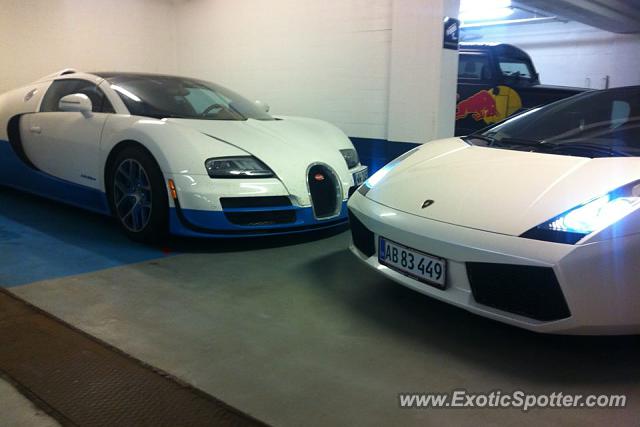 Bugatti Veyron spotted in Copenhagen, Denmark