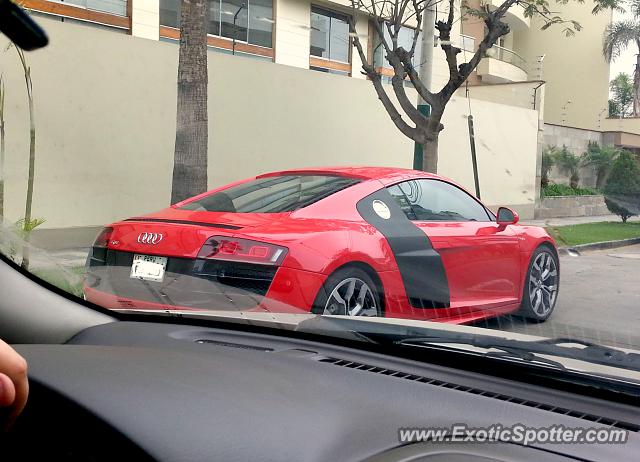 Audi R8 spotted in Lima, Peru