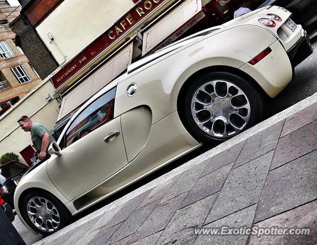 Bugatti Veyron spotted in Knightsbridge, United Kingdom