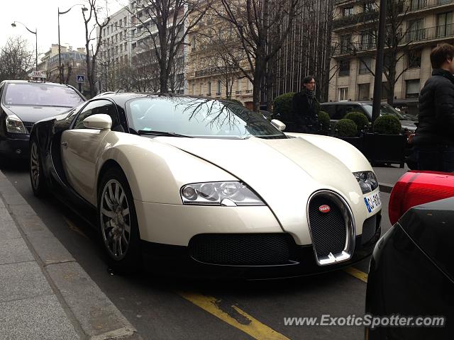 Bugatti Veyron spotted in Paris, France