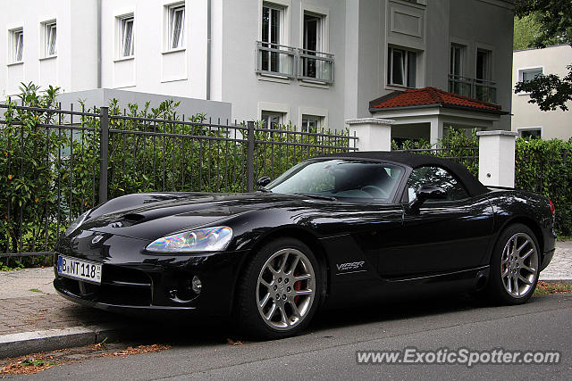 Dodge Viper spotted in Berlin, Germany