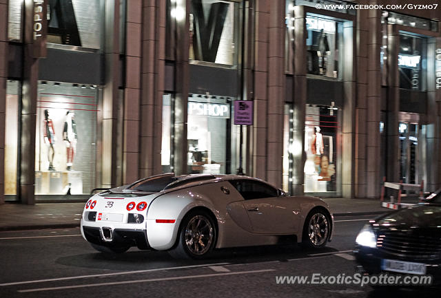 Bugatti Veyron spotted in London, United Kingdom