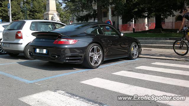 Porsche 911 Turbo spotted in Bergamo, Italy