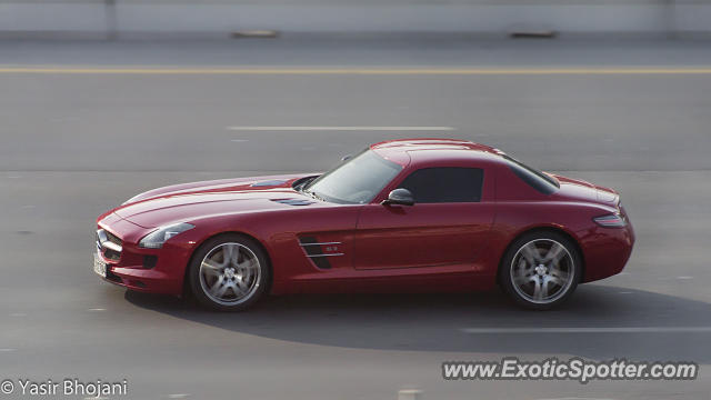 Mercedes SLS AMG spotted in Dubai, United Arab Emirates