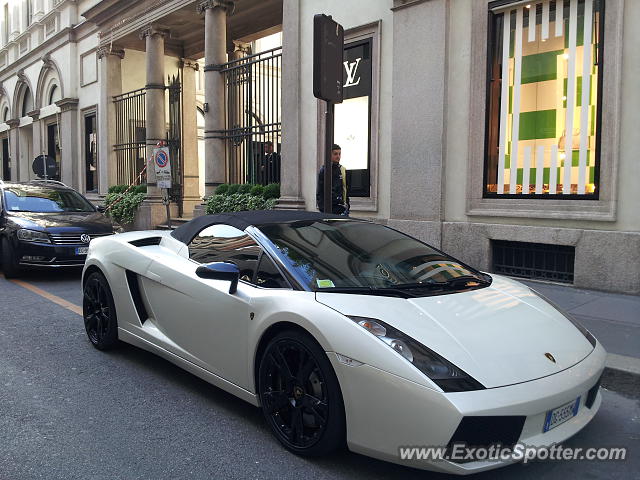 Lamborghini Gallardo spotted in Milano, Italy