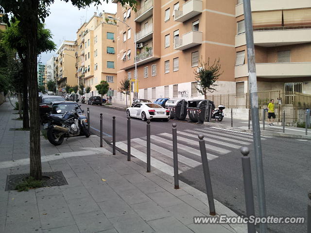 Audi R8 spotted in Roma, Italy