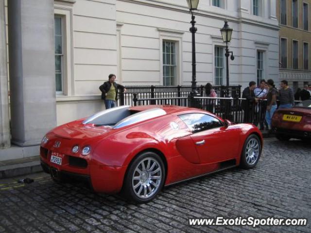 Bugatti Veyron spotted in LONDON, United Kingdom