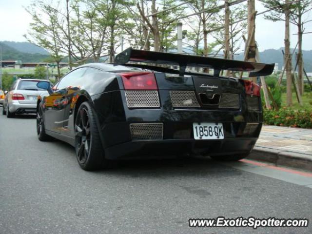 Lamborghini Gallardo spotted in Taipei, Taiwan