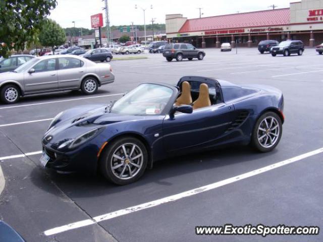 Lotus Elise spotted in Kingston, New York