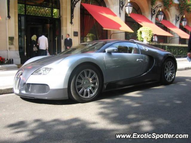 Bugatti Veyron spotted in Concarneau, France