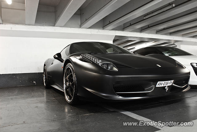 Ferrari 458 Italia spotted in Paris, France