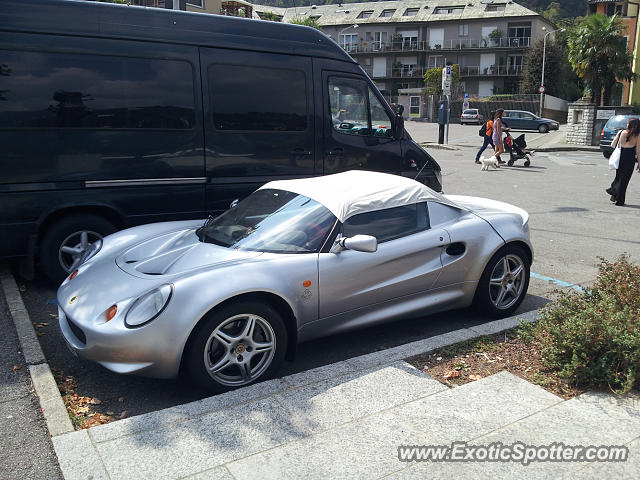 Lotus Elise spotted in Como, Italy