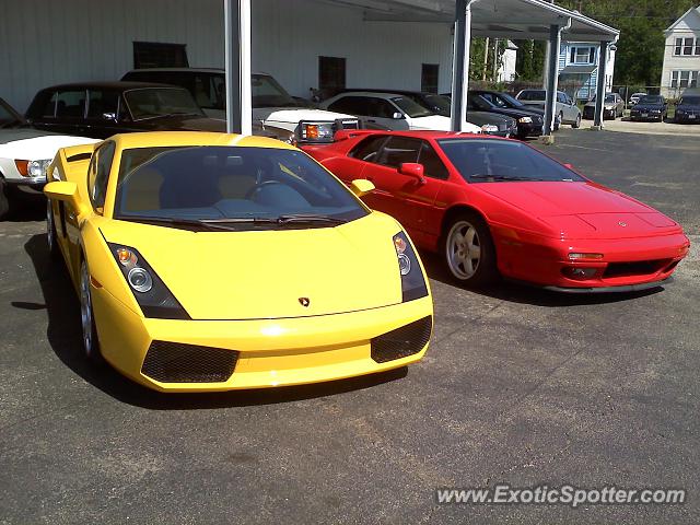 Lamborghini Gallardo spotted in Peoria, Illinois