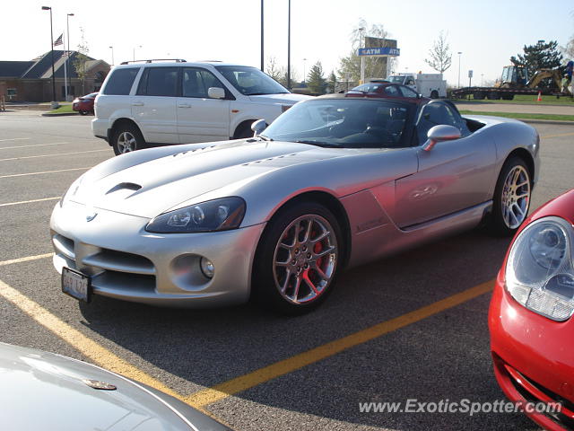 Dodge Viper spotted in Peoria, Illinois