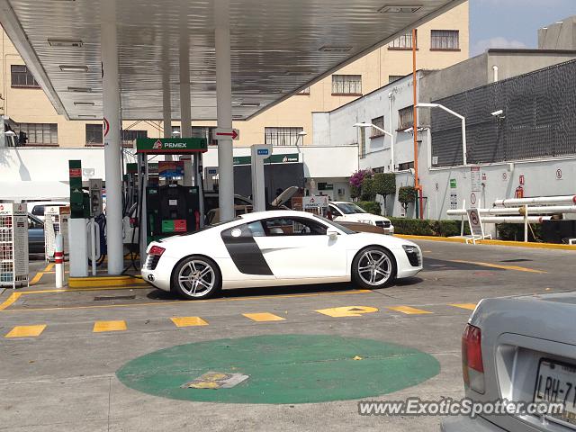 Audi R8 spotted in Mexico City, Mexico