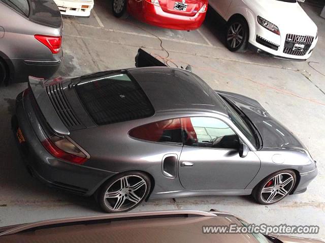 Porsche 911 Turbo spotted in Lima, Peru