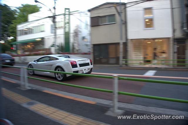 Lamborghini Gallardo spotted in Tokyo, Japan