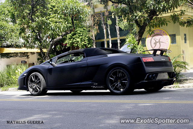 Lamborghini Gallardo spotted in São Paulo, Brazil