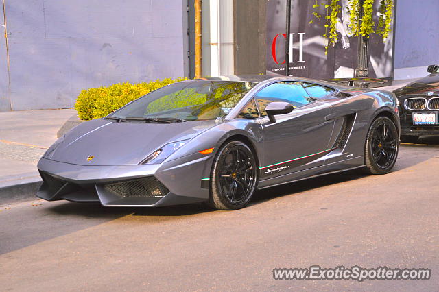 Lamborghini Gallardo spotted in Chicago, Illinois