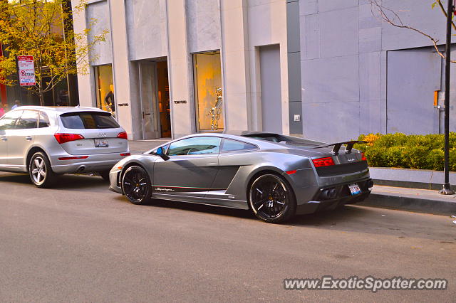 Lamborghini Gallardo spotted in Chicago, Illinois