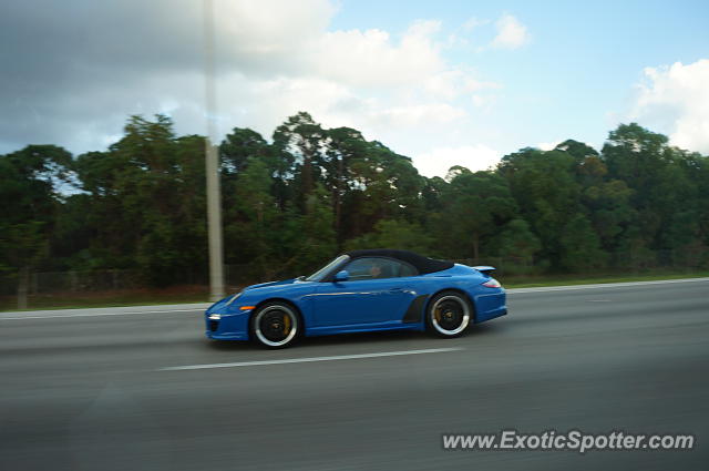 Porsche 911 Turbo spotted in I-95, Florida