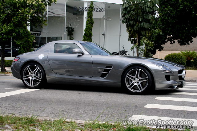 Mercedes SLS AMG spotted in São Paulo, Brazil