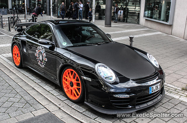 Porsche 911 GT2 spotted in Düsseldorf, Germany
