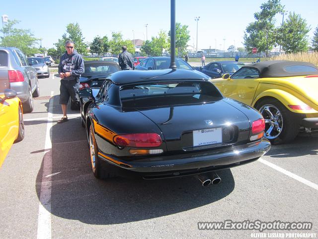 Dodge Viper spotted in Trois-Rivières, Canada