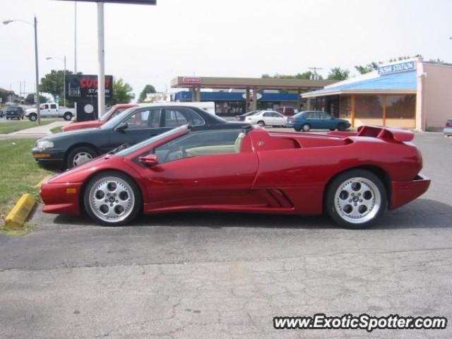 Lamborghini Diablo spotted in Lawrence, Kansas