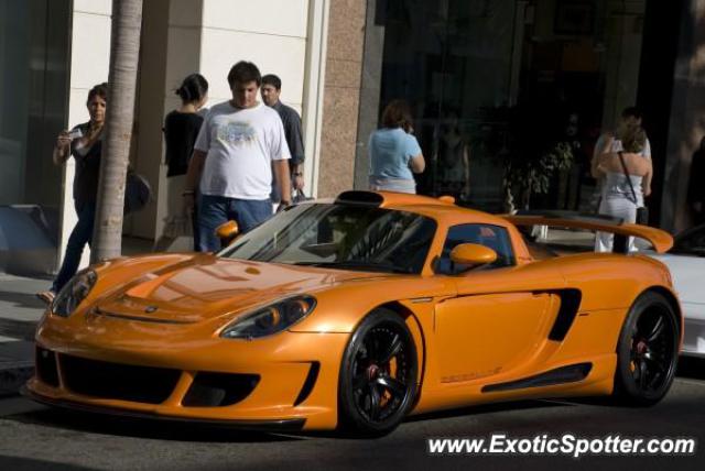 Porsche Carrera GT spotted in Beverly Hills, California