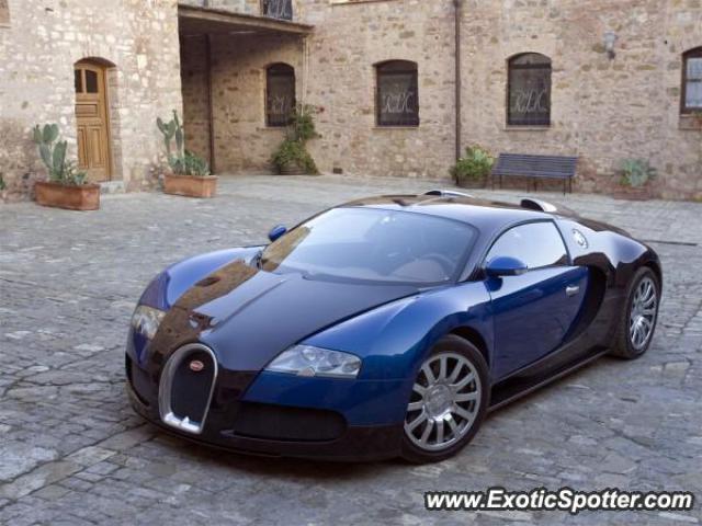 Bugatti Veyron spotted in Rome, Italy