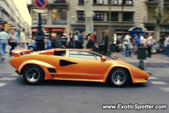 Lamborghini Countach spotted in Barcelona, Spain