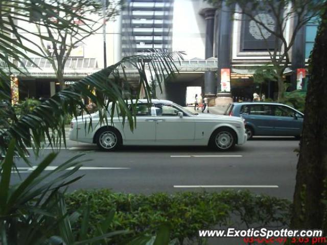 Rolls Royce Phantom spotted in Singapore, Singapore