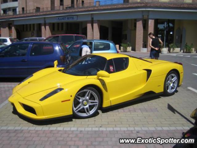 Ferrari Enzo spotted in Brussels, Belgium