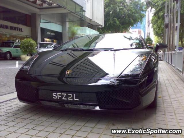 Lamborghini Gallardo spotted in Orchard Road, Singapore