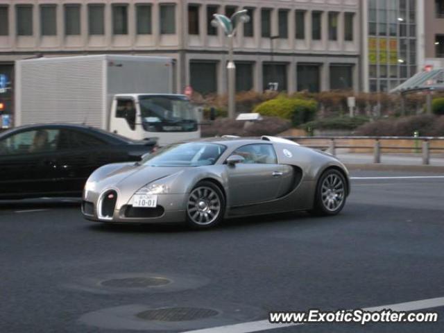 Bugatti Veyron spotted in Tokyo, Japan