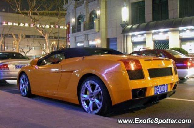 Lamborghini Gallardo spotted in Shanghai, China