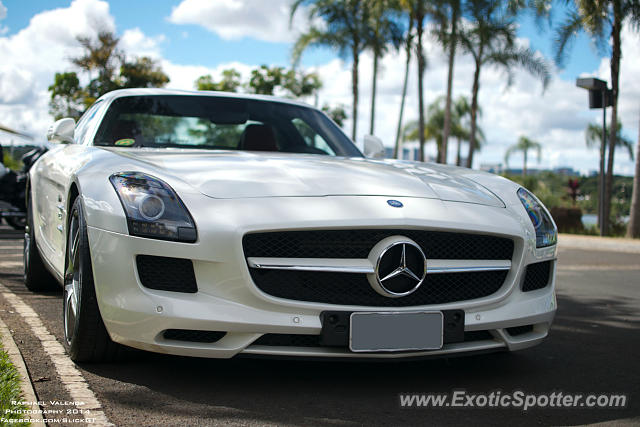 Mercedes SLS AMG spotted in Brasilia, Brazil