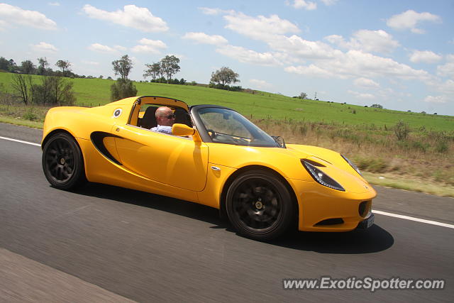 Lotus Elise spotted in Sydney, Australia