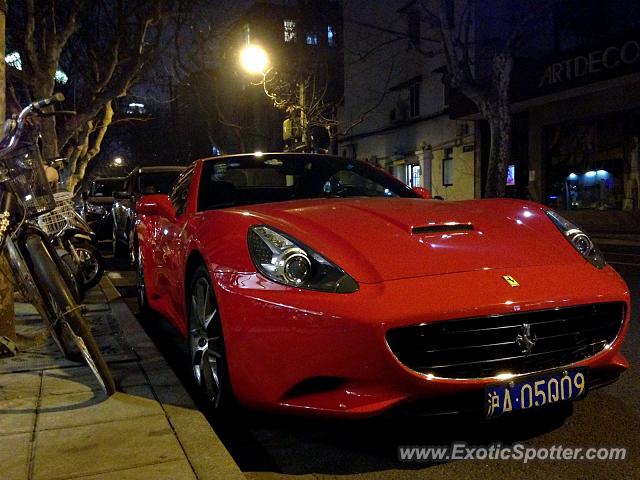 Ferrari California spotted in Shanghai, China