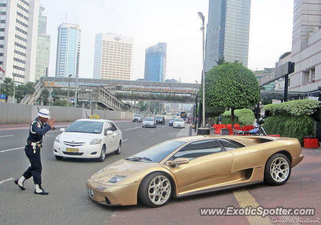 Lamborghini Diablo spotted in Jakarta, Indonesia