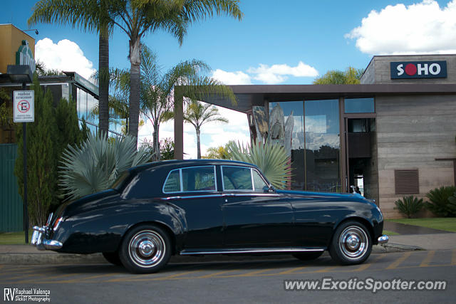 Rolls Royce Silver Cloud spotted in Brasilia, Brazil