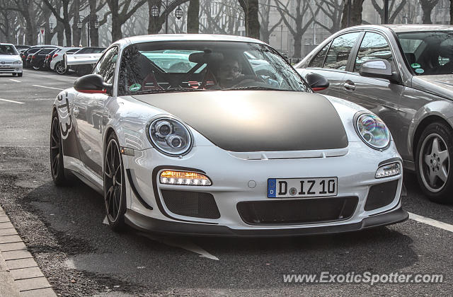 Porsche 911 GT3 spotted in Düsseldorf, Germany