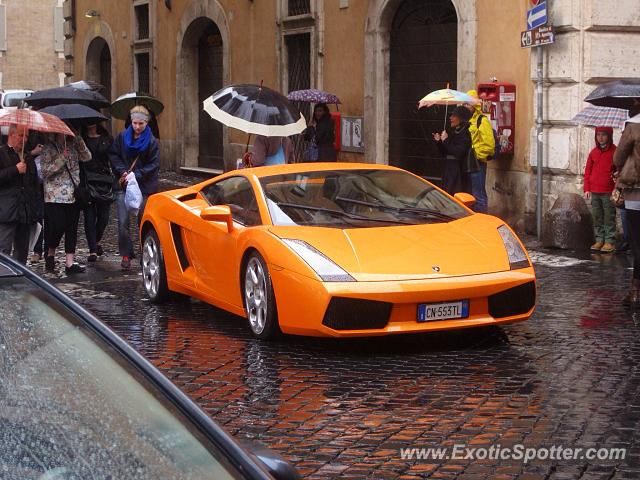 Lamborghini Gallardo spotted in Rome, Italy