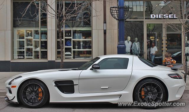 Mercedes SLS AMG spotted in Toronto, Canada